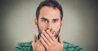 الزغطة المستمرة قد تكون علامة تحذير جديدة من فيروس كورونا