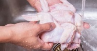 جريدة صينية العثور على فيروس كورونا بأجنحة دجاج مستوردة من البرازيل