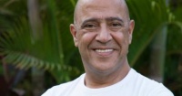 شاهد كيف احتفل نجوم مسرح مصر بعيد ميلاد الفنان أشرف عبد الباقى