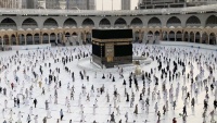 الحجاج أتموا مناسكهم برمي الجمرات الثلاث وطواف الوداع