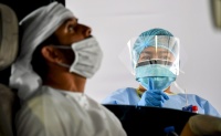 الإمارات تسجل حالة وفاة و809 إصابات جديدة بفيروس كورونا