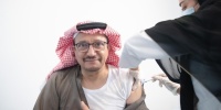 صور وزير التعليم ومسؤولو الوزارة يتلقون الجرعة الأولى من لقاح كورونا