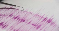 مقتل 3 وإصابة 24 في زلزال قوته 6 2 درجة بإندونيسيا