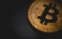 البيتكوين تتجاوز 12 ألف دولار قبل تراجعها 13 في دقائق