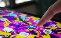 رؤساء آبل وجوجل وأماوزن وفيسبوك يدافعون عن سوق التكنولوجيا