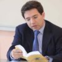 فوز الكاتب اللبناني ألكسندر نجار بجائزة الفرنكوفونية الكبرى